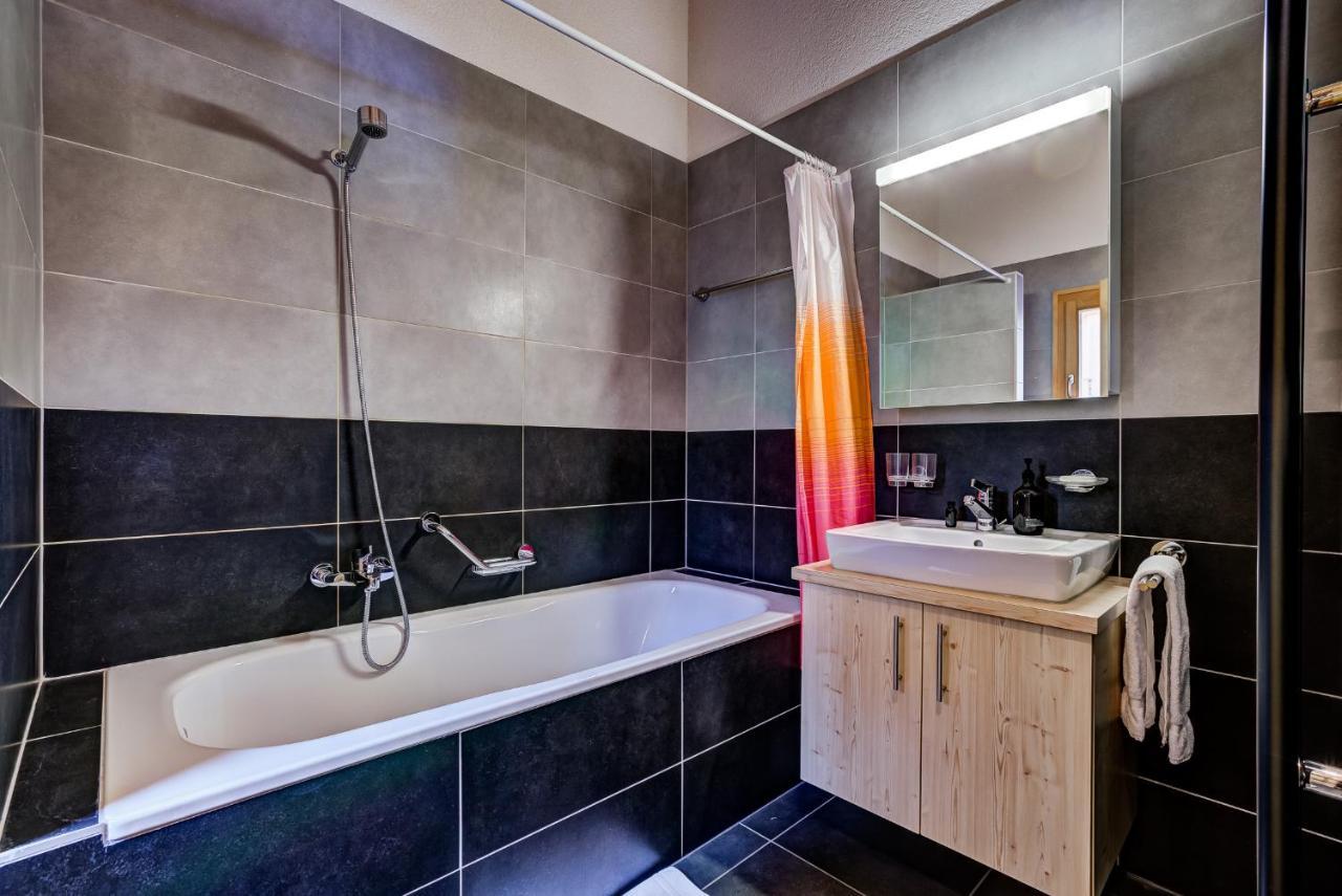 Chalet Flocon De Neige - Jacuzzi - Sauna ลาซูมาซ ภายนอก รูปภาพ